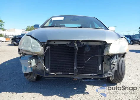 2004 Toyota Corolla Le z USA, uszkodzony, nr VIN 2T1BR32E84C310546